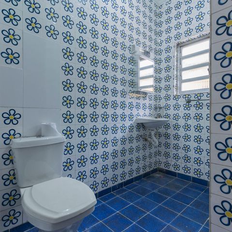 Casa à venda com 350m², 3 quartos e 2 vagasEdícula - Banheiro