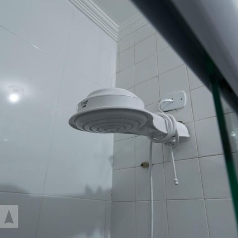 Casa à venda com 350m², 3 quartos e 2 vagasEdícula - Banheiro (Chuveiro)