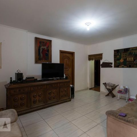 Casa à venda com 350m², 3 quartos e 2 vagasSala