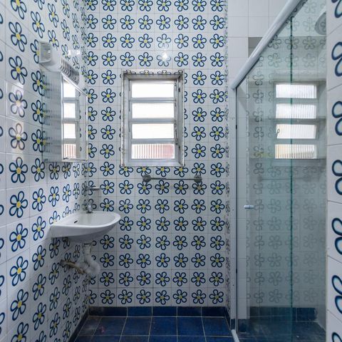 Casa à venda com 350m², 3 quartos e 2 vagasEdícula - Banheiro