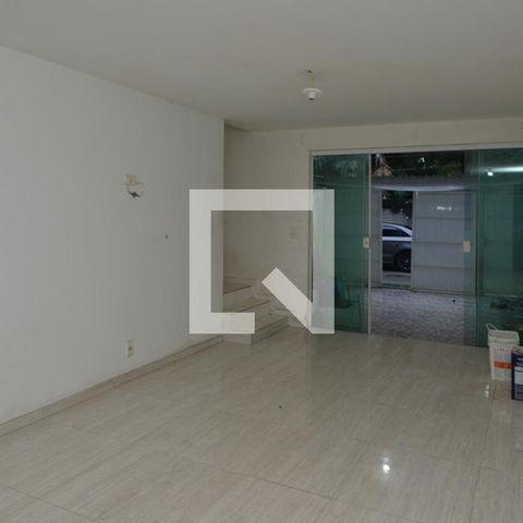 Casa à venda com 202m², 3 quartos e 1 vagaSala
