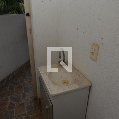 Casa à venda com 202m², 3 quartos e 1 vagaBanheiro 2