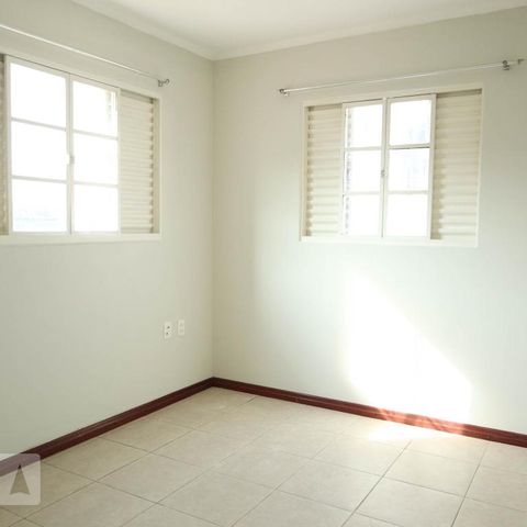 Casa à venda com 200m², 3 quartos e 2 vagasQuarto 3
