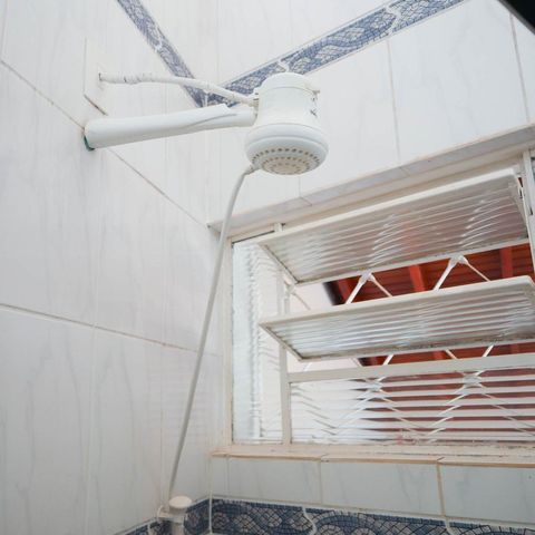 Casa à venda com 200m², 3 quartos e 2 vagasBanheiro