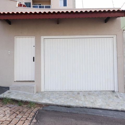 Casa à venda com 200m², 3 quartos e 2 vagasFachada