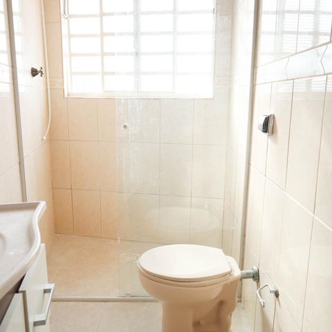 Casa à venda com 200m², 3 quartos e 2 vagasBanheiro