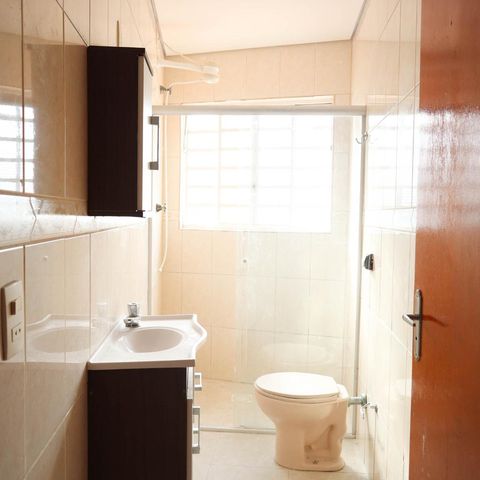 Casa à venda com 200m², 3 quartos e 2 vagasBanheiro