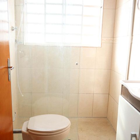 Casa à venda com 200m², 3 quartos e 2 vagasBanheiro