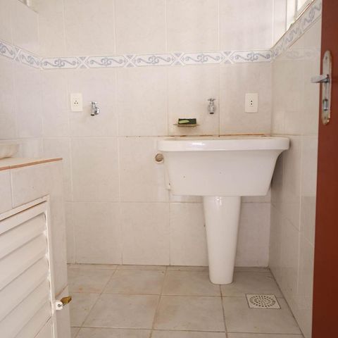 Casa à venda com 200m², 3 quartos e 2 vagasÁrea de Serviço