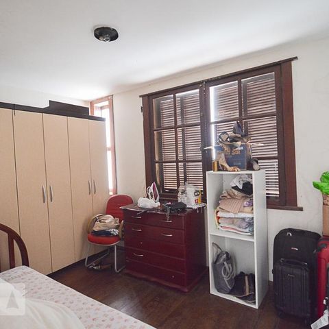 Casa à venda com 760m², 6 quartos e 8 vagasQuarto Serviço