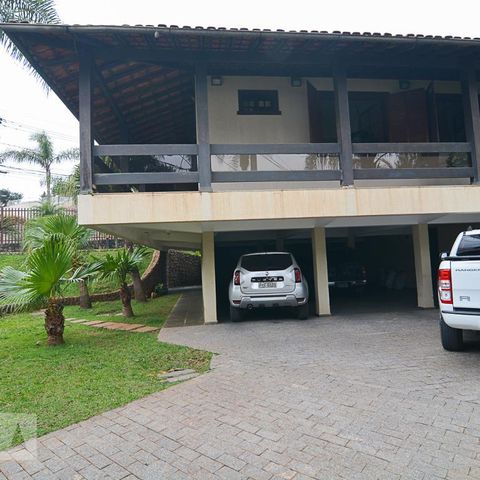 Casa à venda com 760m², 6 quartos e 8 vagasGaragem