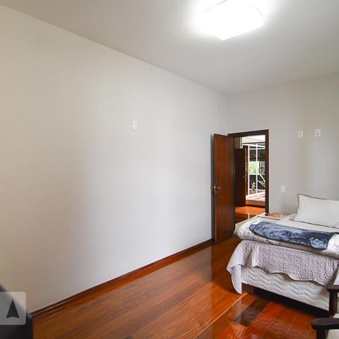 Casa à venda com 760m², 6 quartos e 8 vagasSuíte