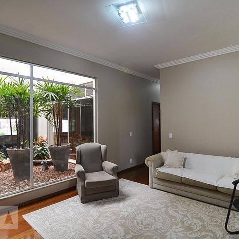 Casa à venda com 760m², 6 quartos e 8 vagasSala 5