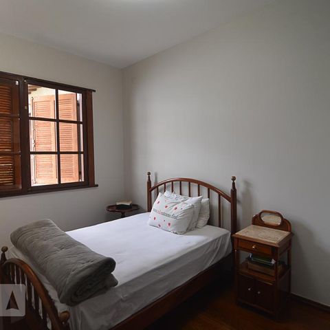 Casa à venda com 760m², 6 quartos e 8 vagasQuarto