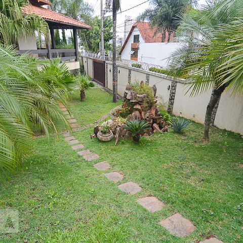 Casa à venda com 760m², 6 quartos e 8 vagasJardins