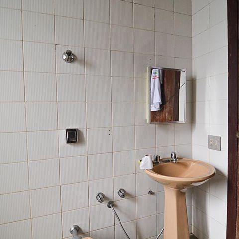Casa à venda com 760m², 6 quartos e 8 vagasBanheiro serviço