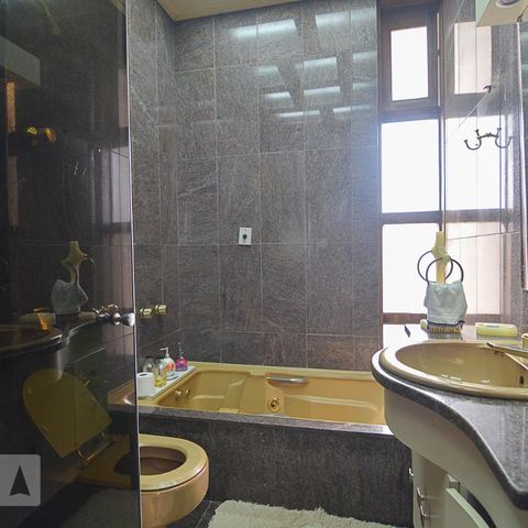 Casa à venda com 760m², 6 quartos e 8 vagasBanheiro social