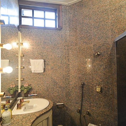Casa à venda com 760m², 6 quartos e 8 vagasBanheiro suíte 4