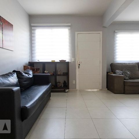 Casa à venda com 130m², 3 quartos e 2 vagasSala