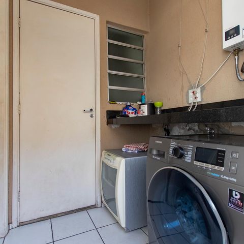 Casa à venda com 130m², 3 quartos e 2 vagasArea de Serviço 