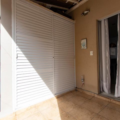 Casa à venda com 130m², 3 quartos e 2 vagasArea Externa - Fundos