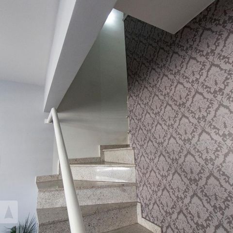 Casa à venda com 130m², 3 quartos e 2 vagasEscadas Sala - Dormitórios 