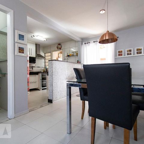 Casa à venda com 130m², 3 quartos e 2 vagasSala