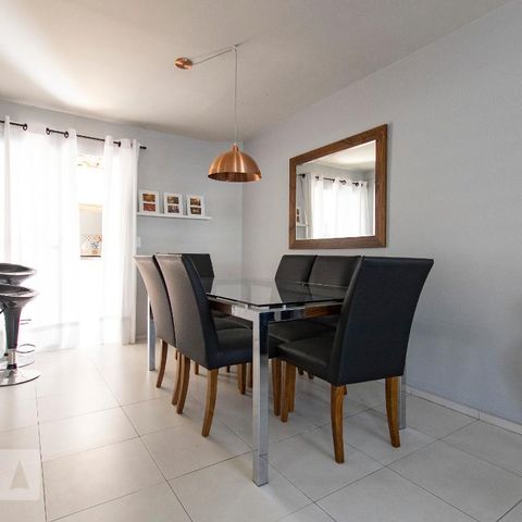 Casa à venda com 130m², 3 quartos e 2 vagasSala