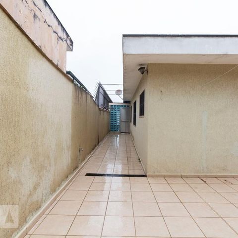 Casa para alugar com 150m², 2 quartos e 5 vagasQuintal dos fundos