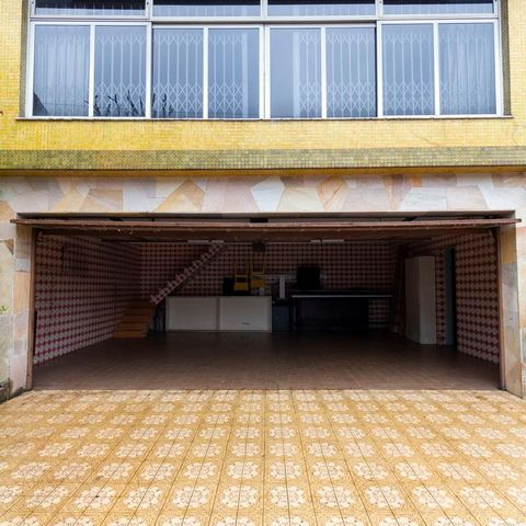 Casa para alugar com 150m², 2 quartos e 5 vagasFachada