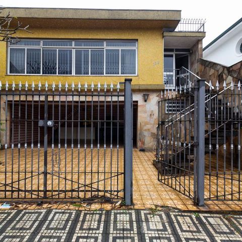 Casa para alugar com 150m², 2 quartos e 5 vagasFachada
