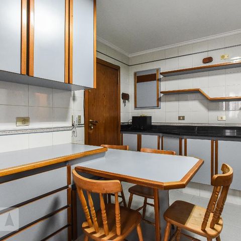 Apartamento à venda com 140m², 3 quartos e 2 vagasCozinha