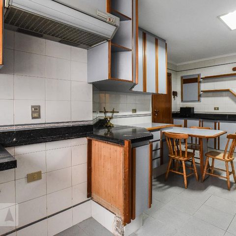 Apartamento à venda com 140m², 3 quartos e 2 vagasCozinha