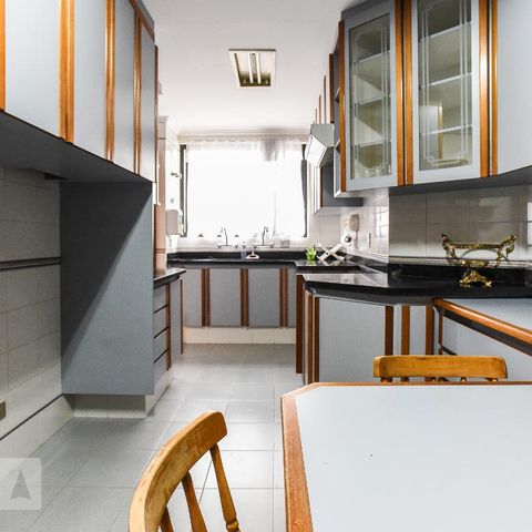 Apartamento à venda com 140m², 3 quartos e 2 vagasCozinha
