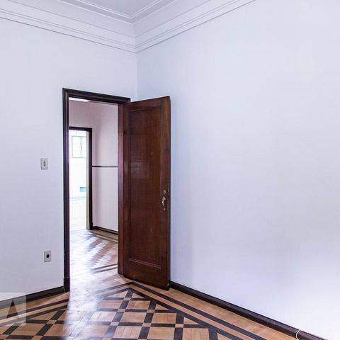 Casa para alugar com 350m², 7 quartos e 8 vagasSala de TV