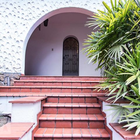 Casa para alugar com 350m², 7 quartos e 8 vagasEntrada
