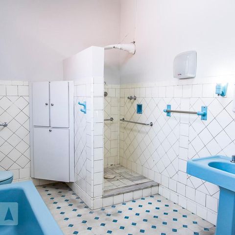 Casa para alugar com 350m², 7 quartos e 8 vagasBanheiro Social
