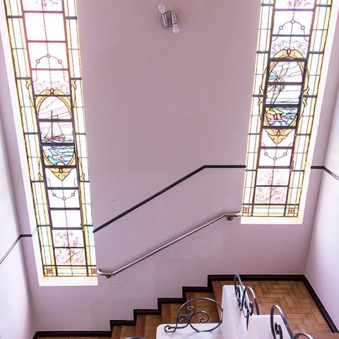 Casa para alugar com 350m², 7 quartos e 8 vagasEscada