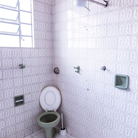 Casa para alugar com 350m², 7 quartos e 8 vagasBanheiro da Suíte
