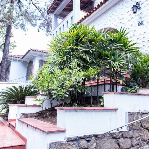 Casa para alugar com 350m², 7 quartos e 8 vagasEntrada