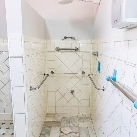 Casa para alugar com 350m², 7 quartos e 8 vagasBanheiro Social