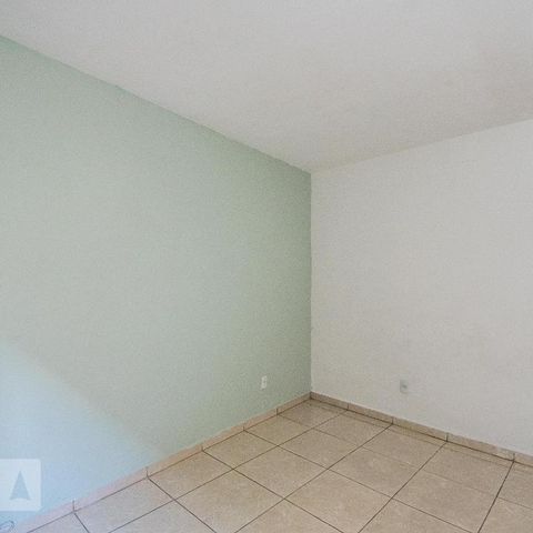 Casa à venda com 100m², 2 quartos e sem vagaSala