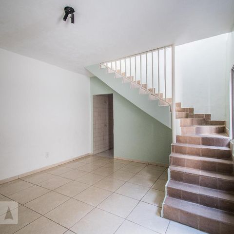 Casa à venda com 100m², 2 quartos e sem vagaSala