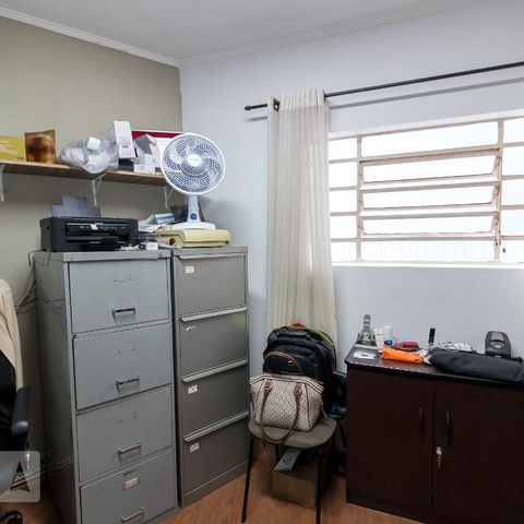 Casa para alugar com 232m², 3 quartos e 3 vagasEscritório
