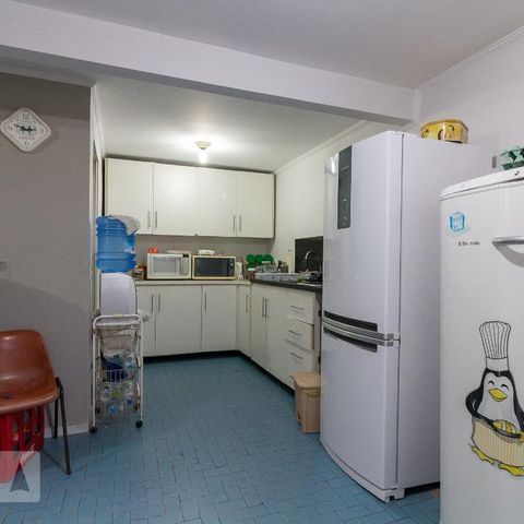 Casa para alugar com 232m², 3 quartos e 3 vagasCozinha