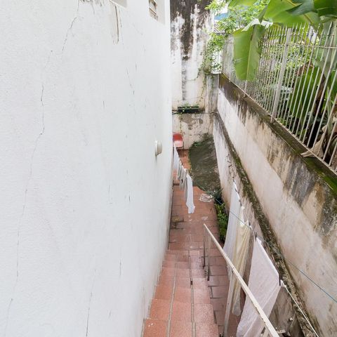 Casa para alugar com 232m², 3 quartos e 3 vagasEscada lateral externa