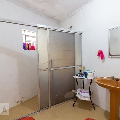 Casa para alugar com 232m², 3 quartos e 3 vagasBanheiro social