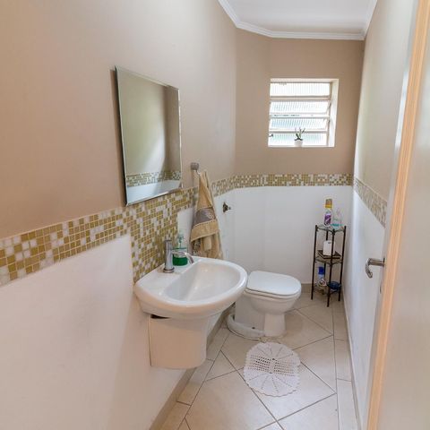 Casa para alugar com 232m², 3 quartos e 3 vagasLavabo