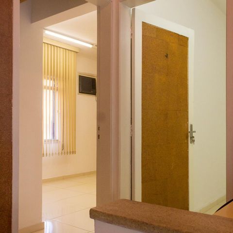Casa para alugar com 220m², 3 quartos e 2 vagasEscadas