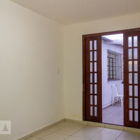 Casa para alugar com 220m², 3 quartos e 2 vagasEdícula